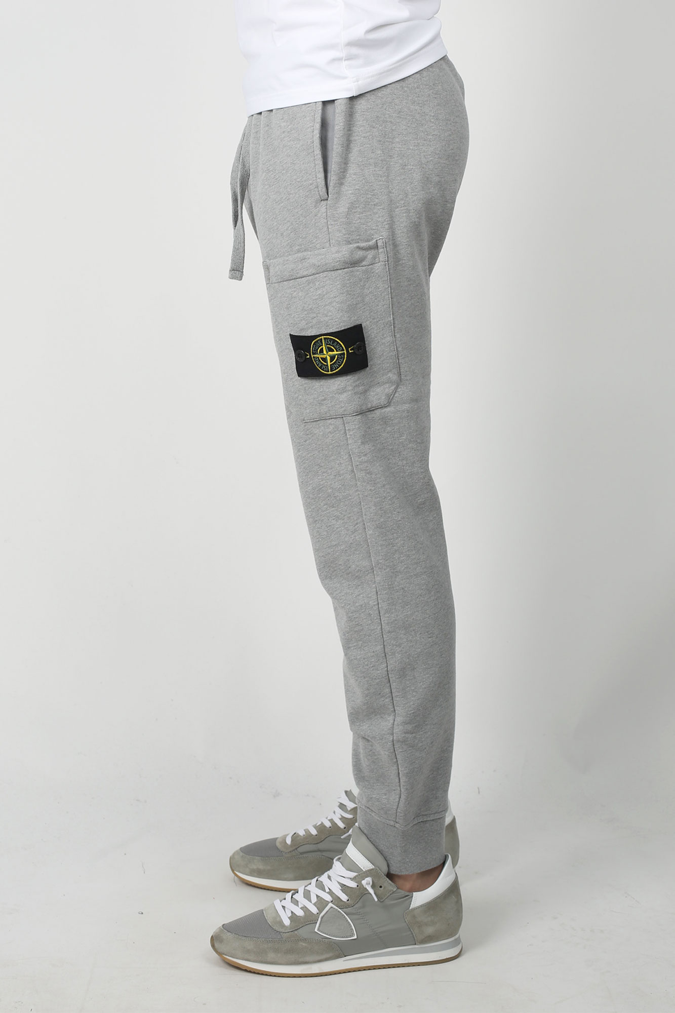 PANTALON DE JOGGING STONE ISLAND GRIS 701560351-V1064