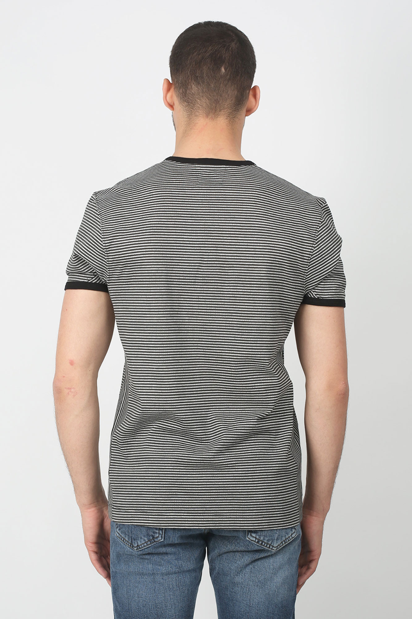 T-SHIRT C.P. COMPANY RAY&Eacute; NOIR ET BLANC S227A5436P-999