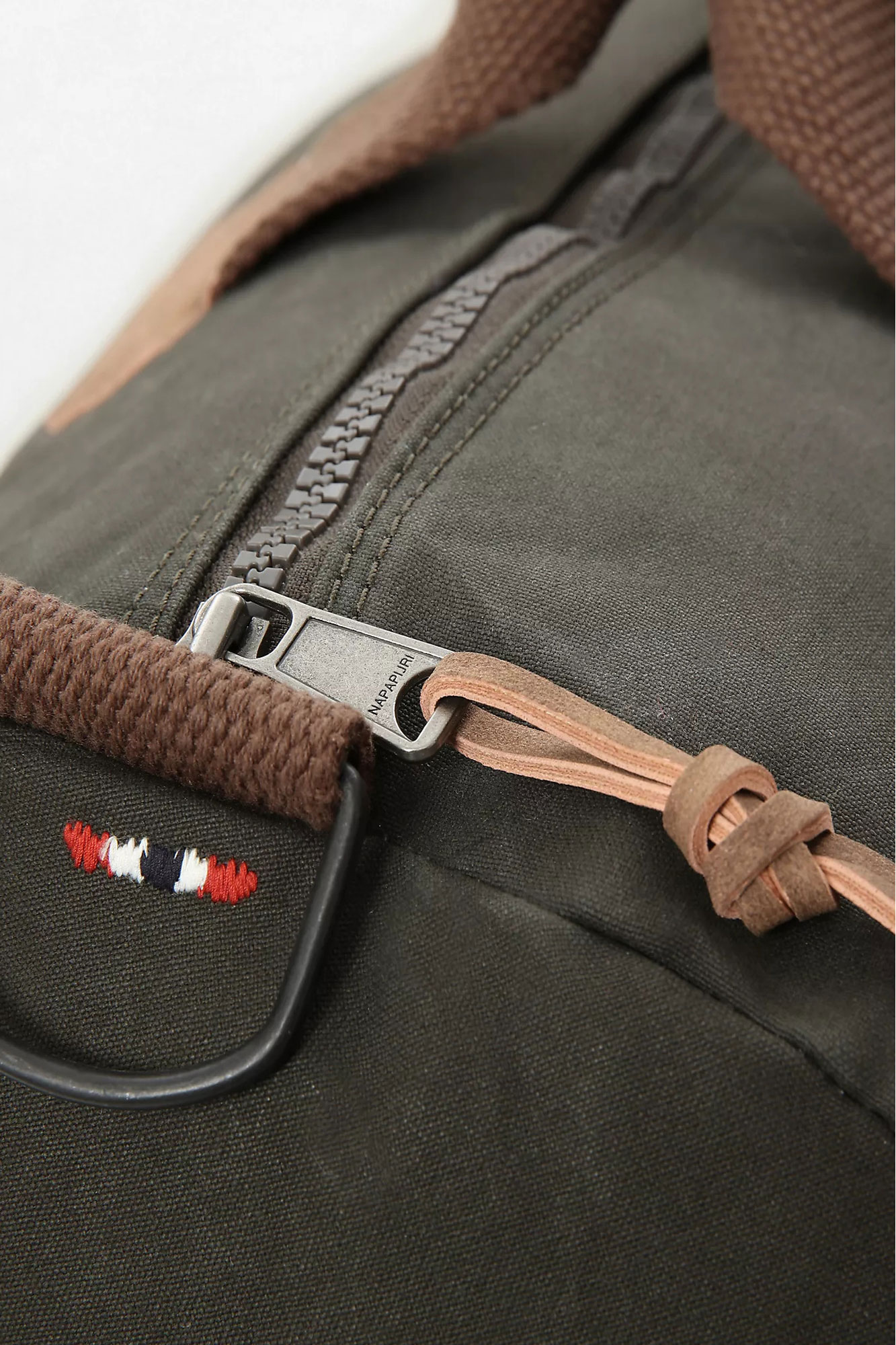 SAC NAPAPIJRI KAKI BERING-GREEN