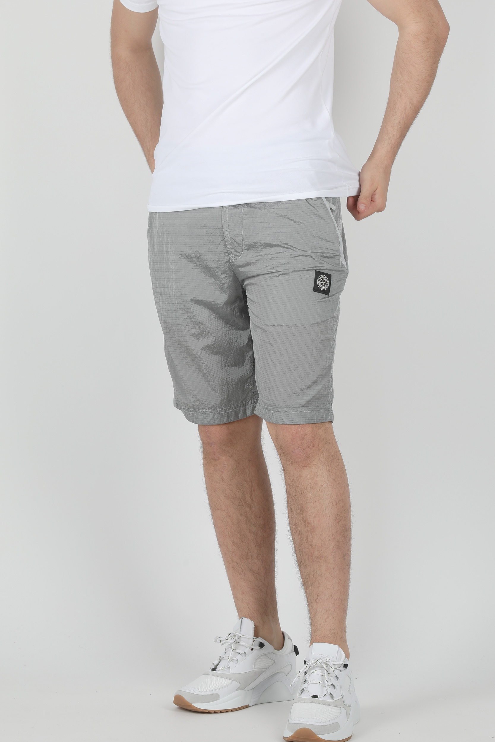 SHORT STONE ISLAND NYLON METAL GRIS 721566736-V0064