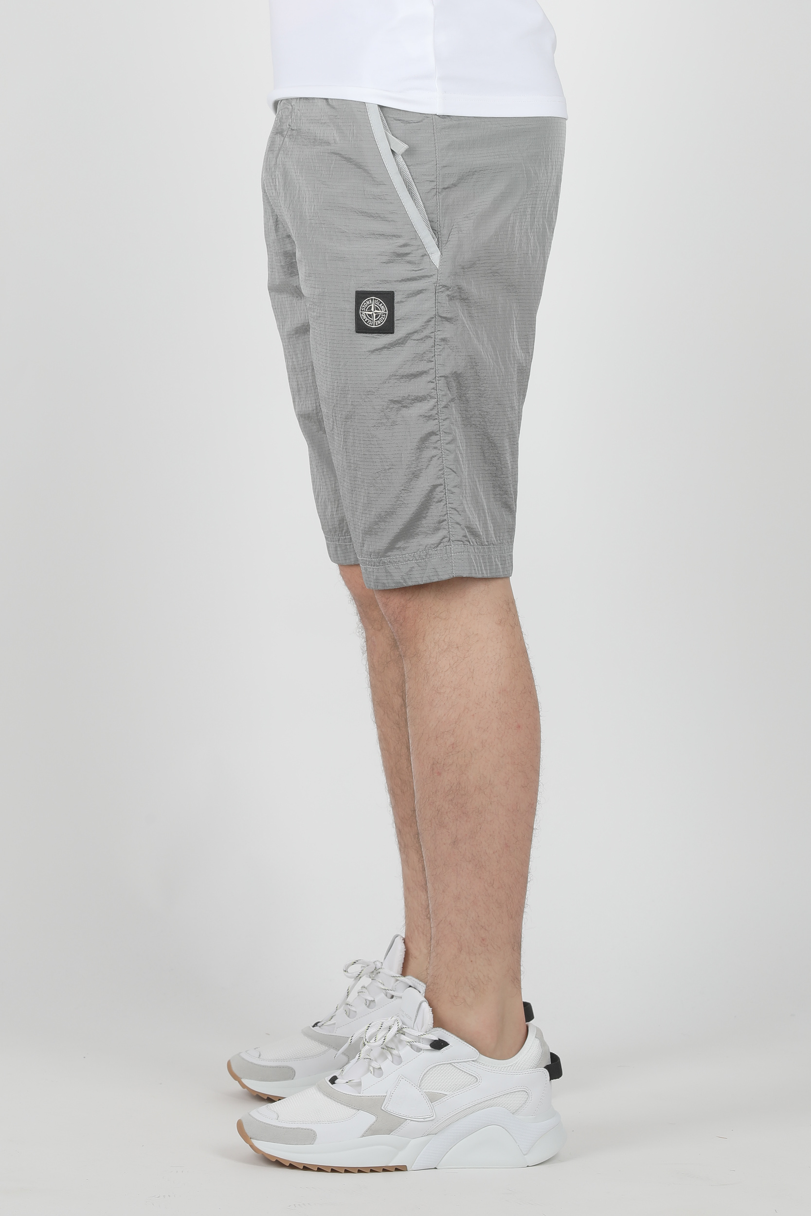 SHORT STONE ISLAND NYLON METAL GRIS 721566736-V0064