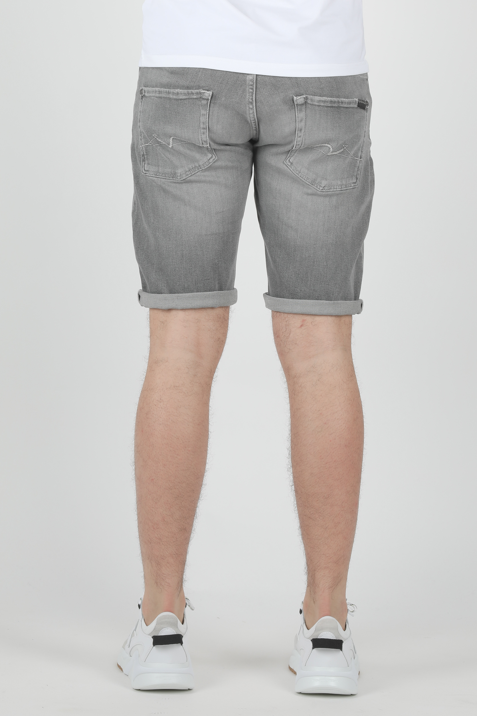 SHORT SEVEN GRIS JSZ2A500HG