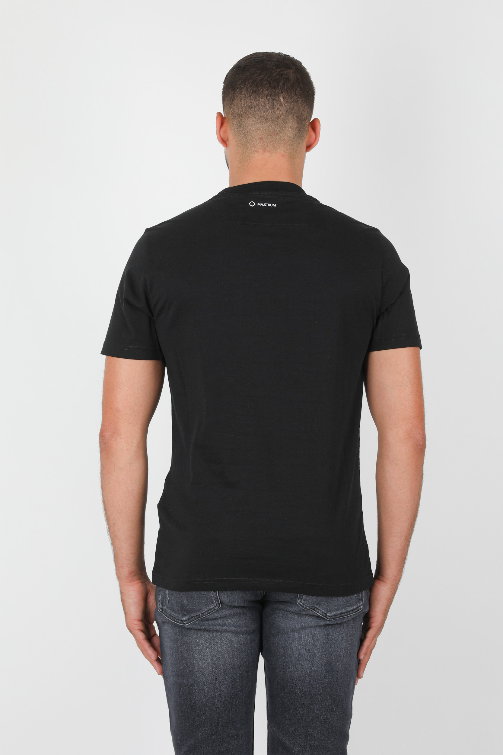 T-SHIRT MASTRUM NOIR 8334-M000