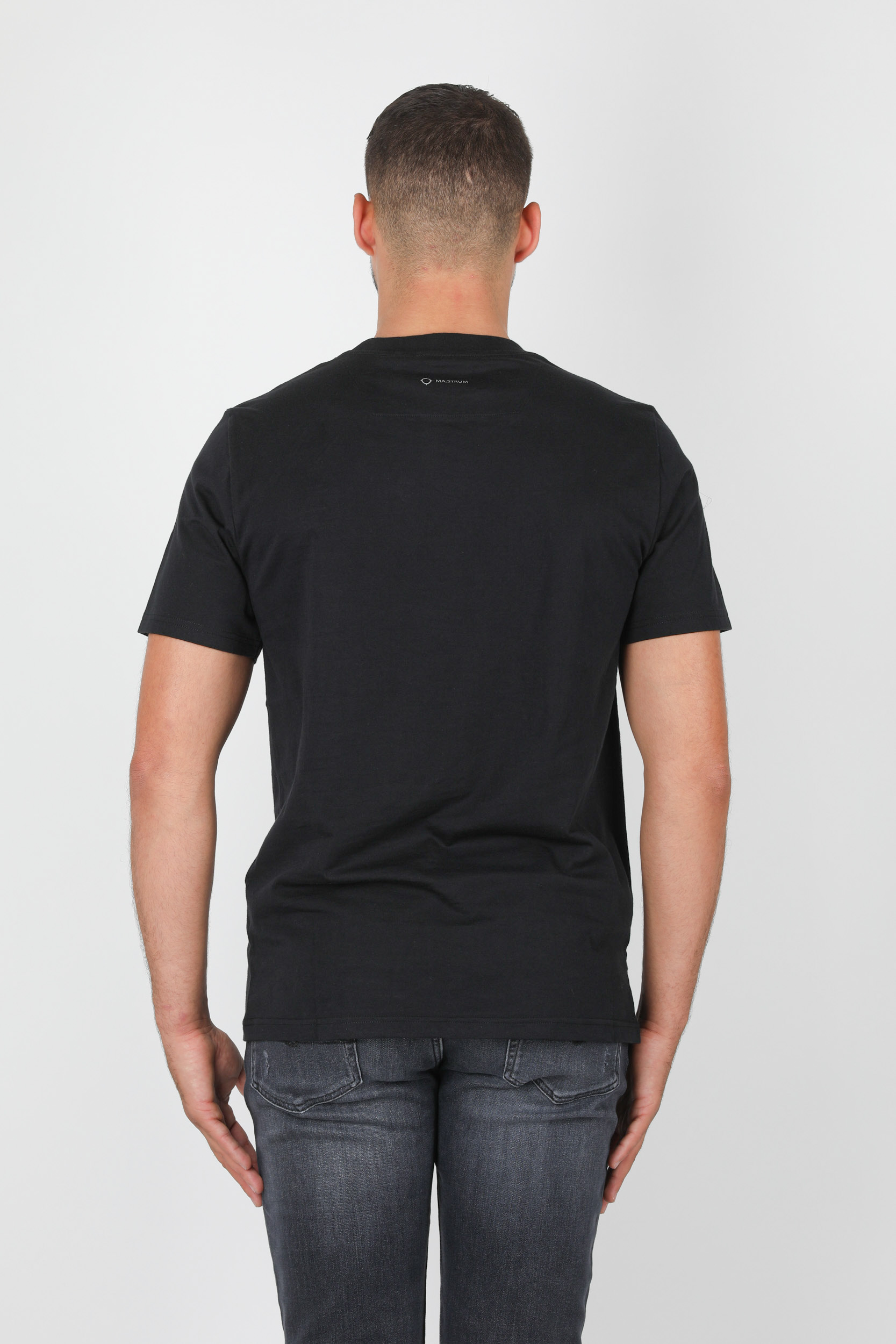 T-SHIRT MASTRUM NOIR 8356-M000