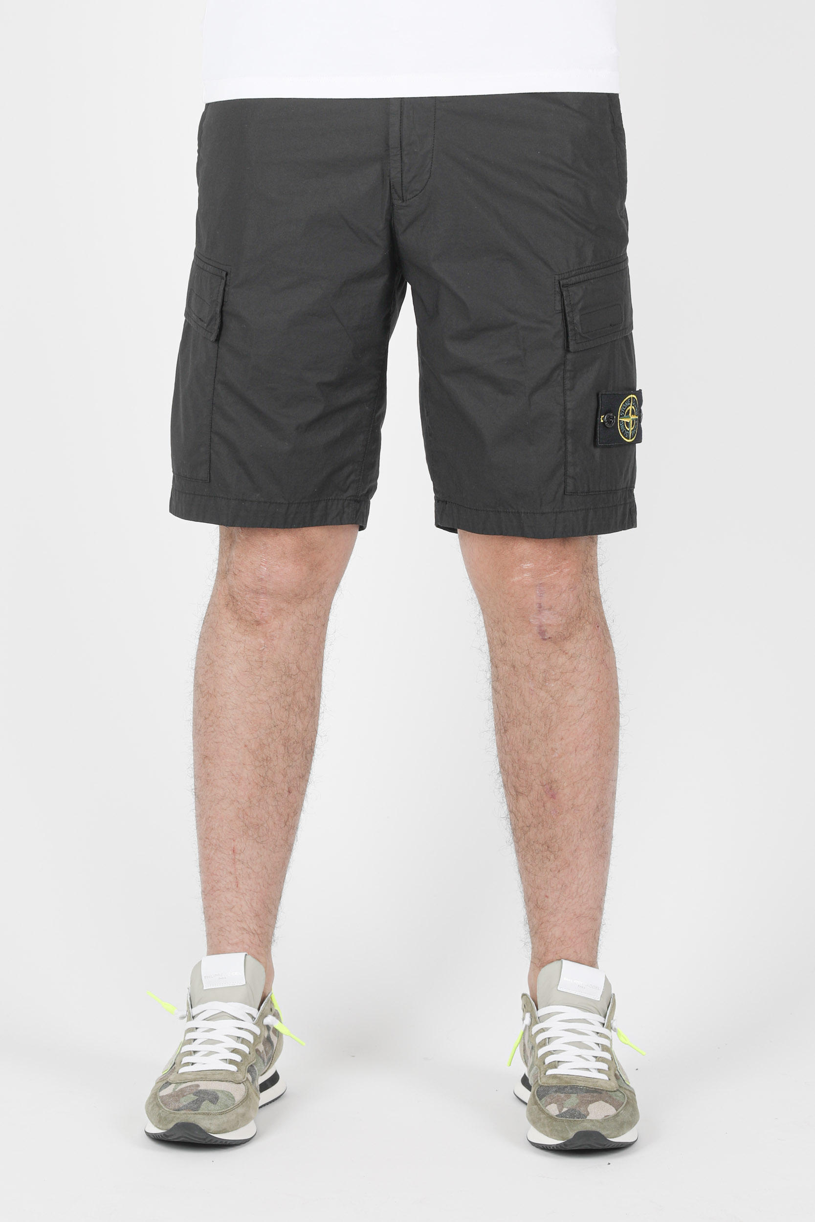 SHORT CARGO STONE ISLAND NOIR 7415L0803-V0029