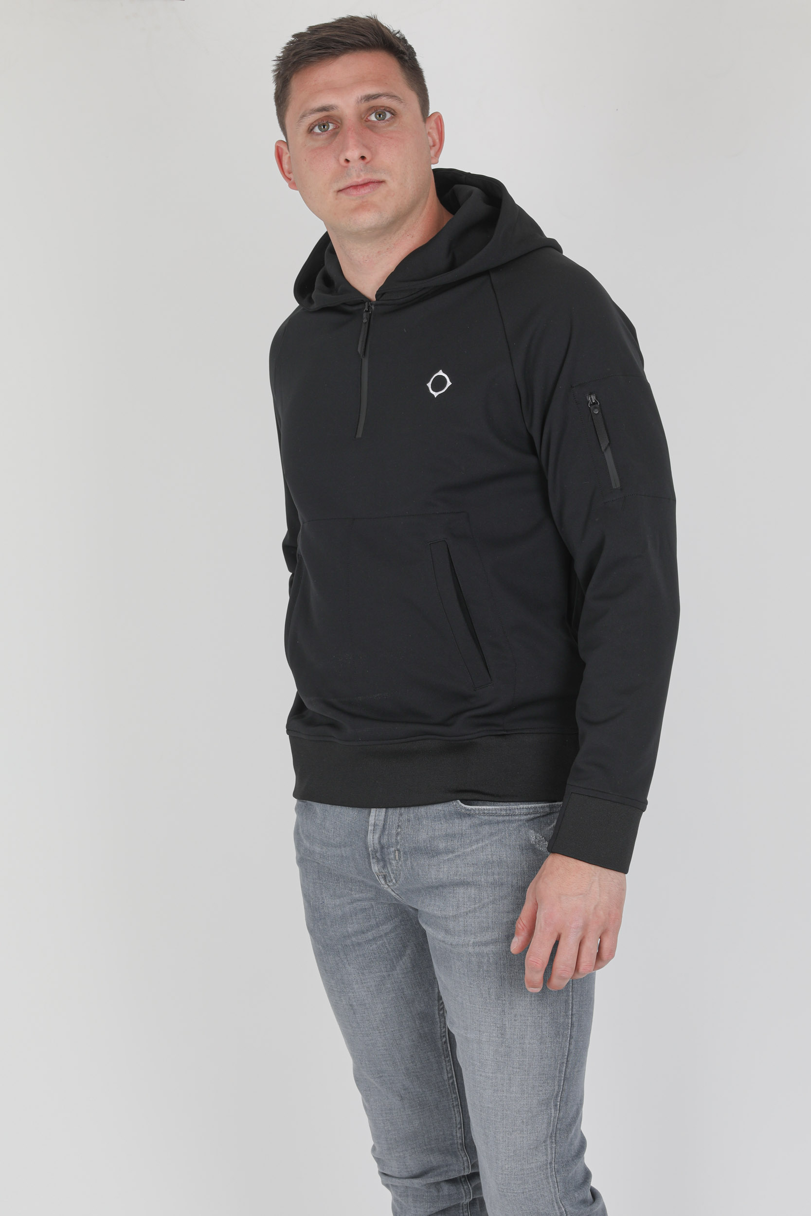 SWEAT A CAPUCHE DEMI ZIP NOIR MASTRUM MAS4469-M000