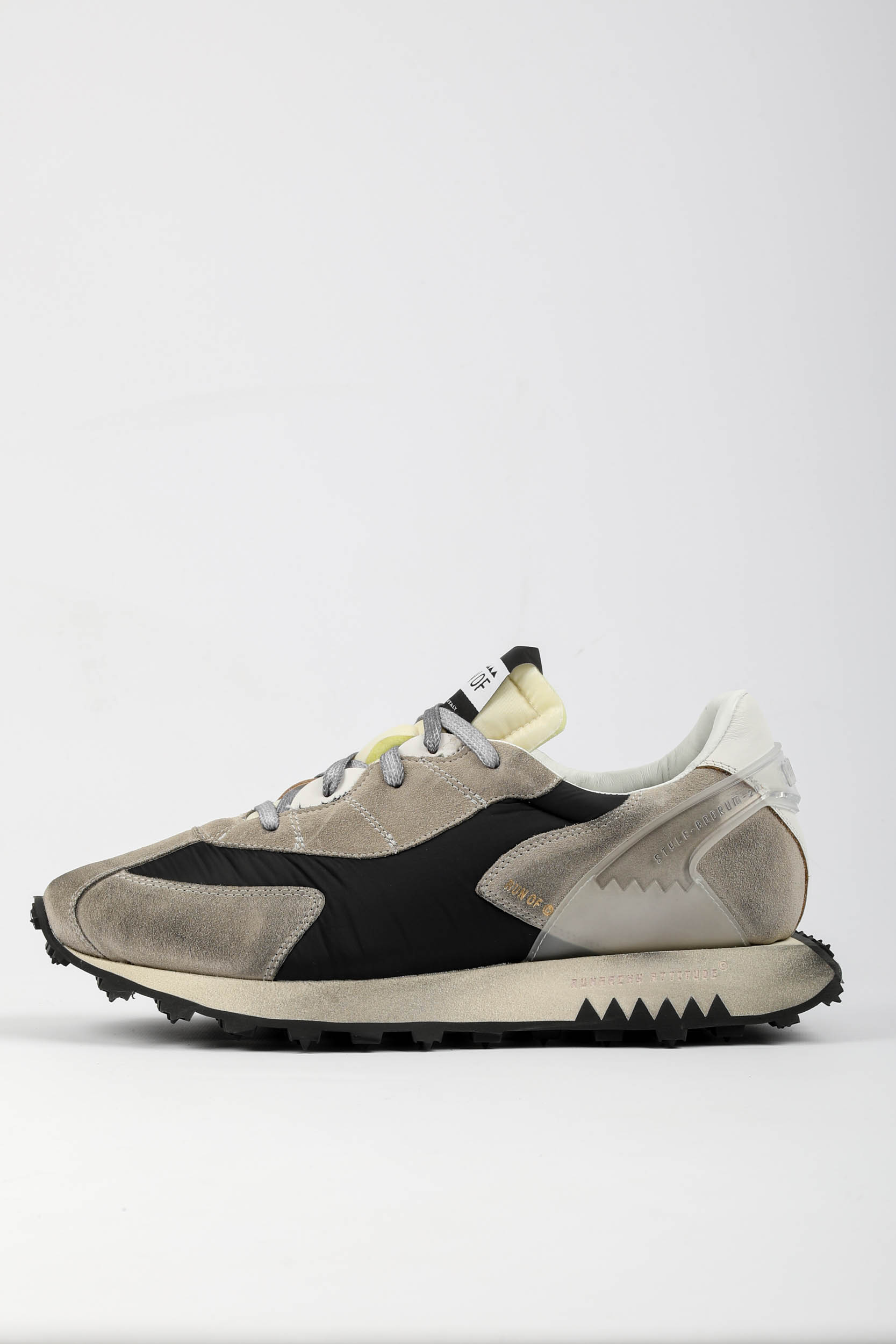 BASKETS RUN OF BEIGE ET NOIR 40039-CARBONIFERA