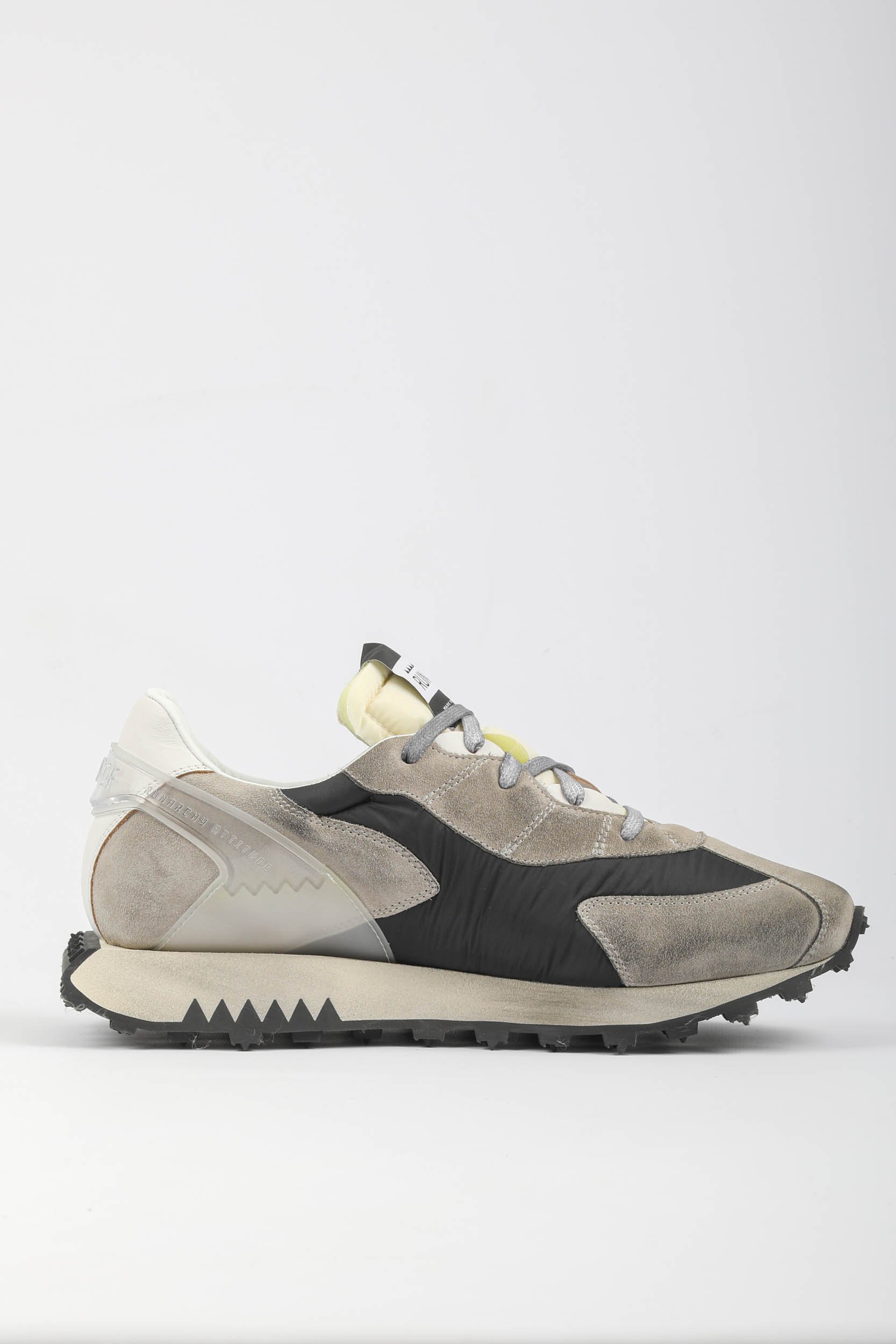 BASKETS RUN OF BEIGE ET NOIR 40039-CARBONIFERA