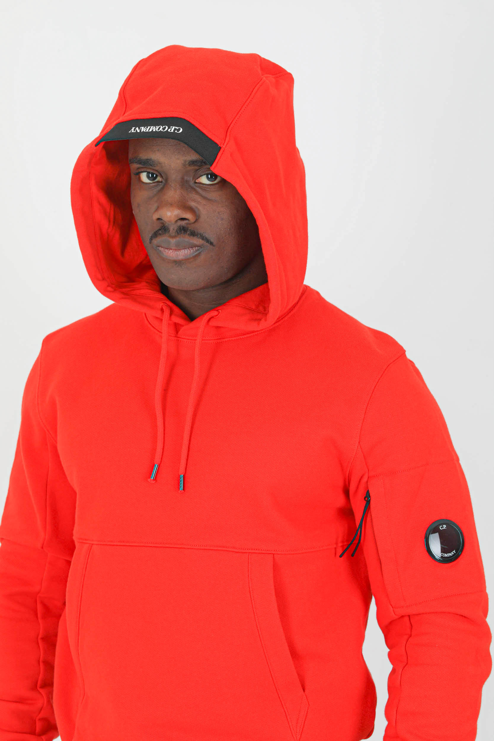 SWEAT A CAPUCHE CP COMPANY ROUGE S023A-455