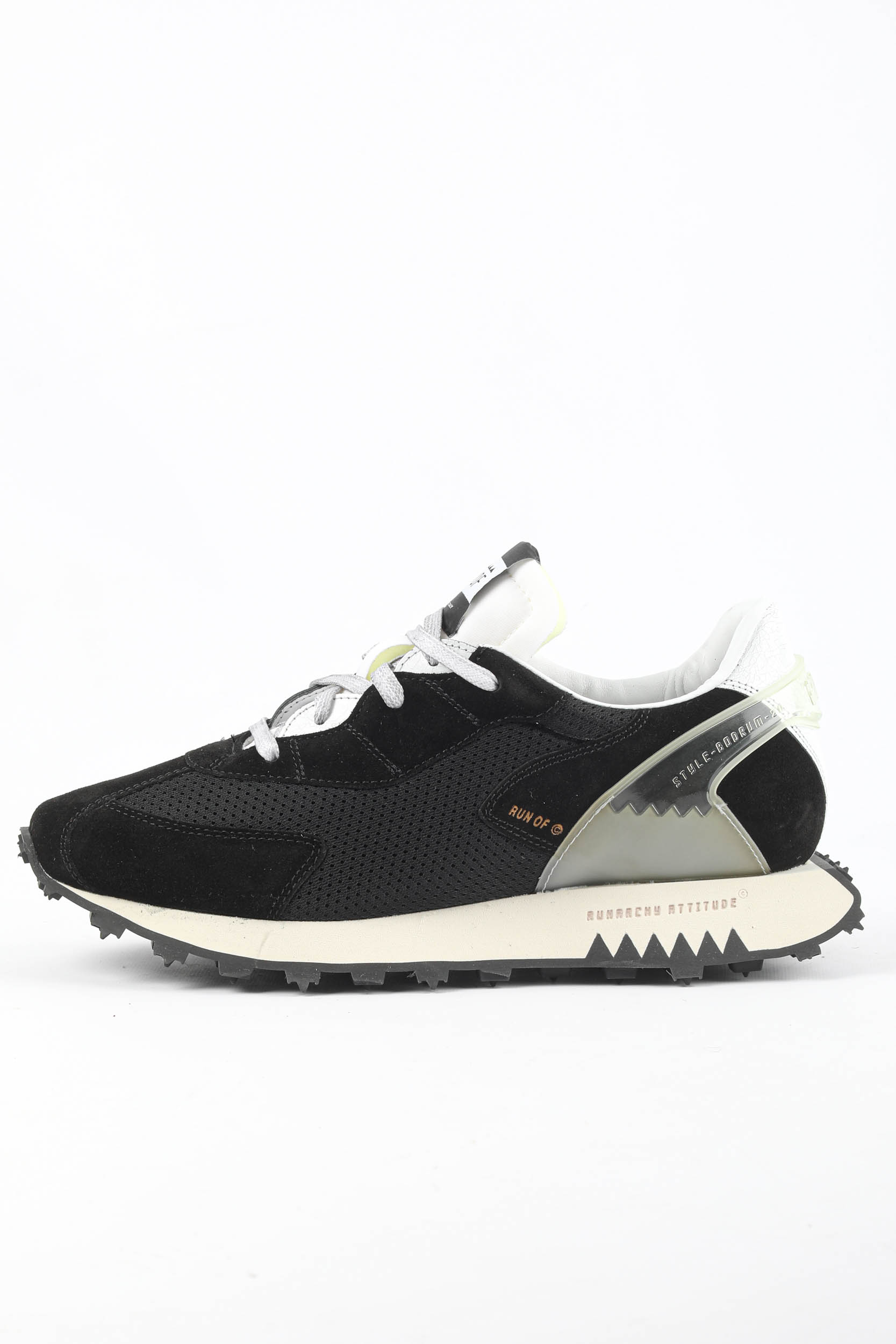 BASKETS RUN OF BLACK 40039-BLACK