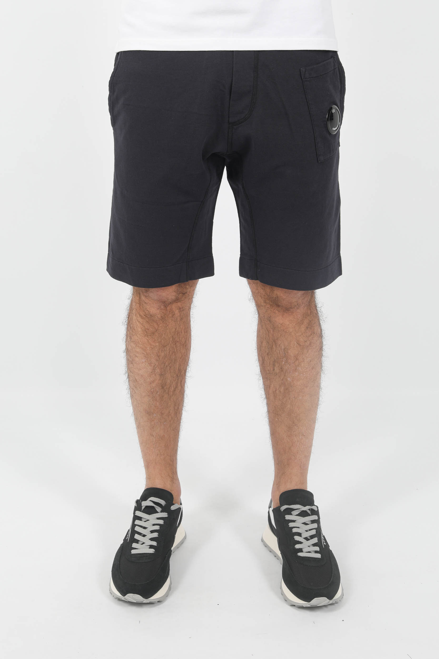 SHORT C.P COMPANY NOIR B134A-999