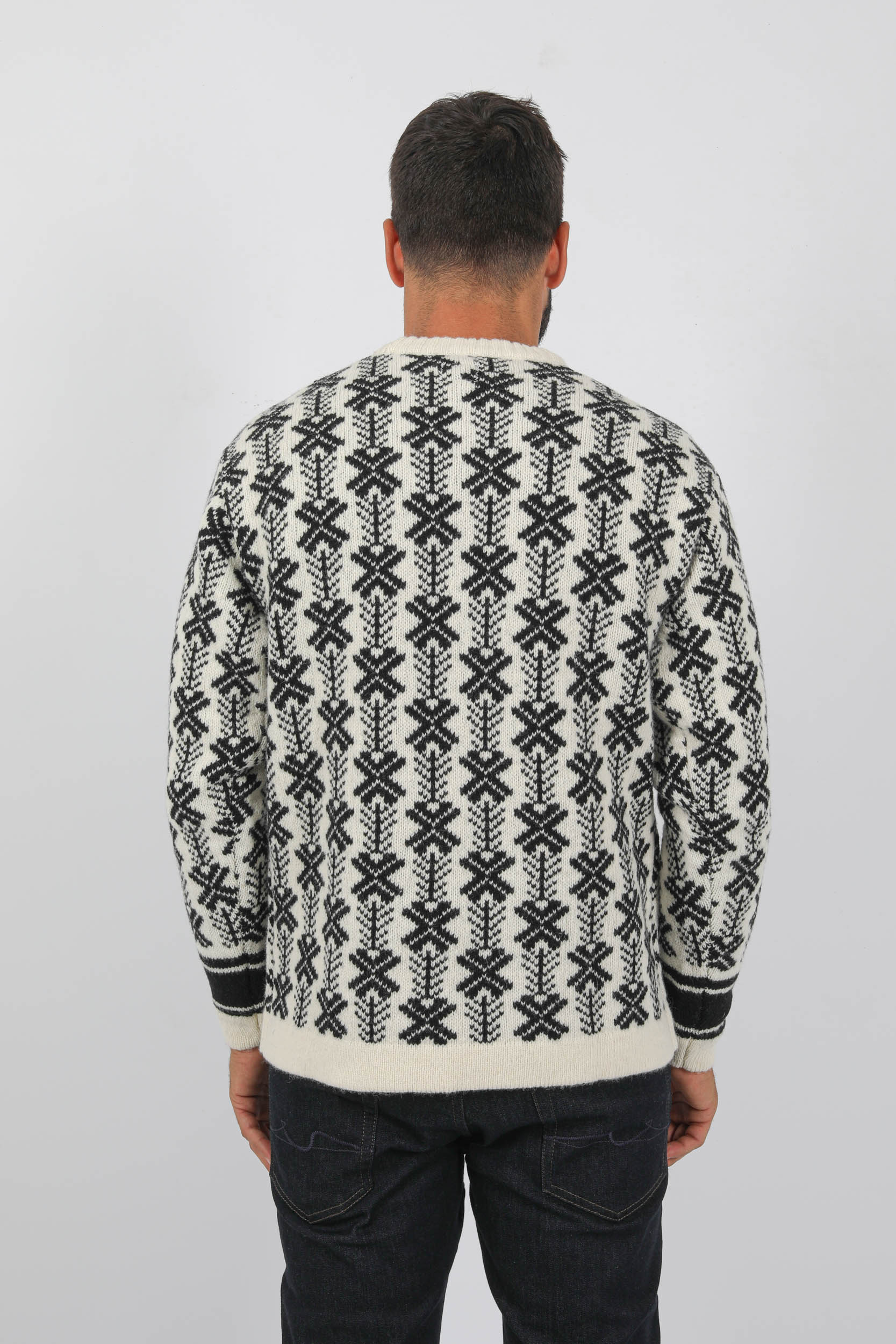 PULL EN LAINE A MOTIF JACQUARD BLANC/NOIR N234A-V01