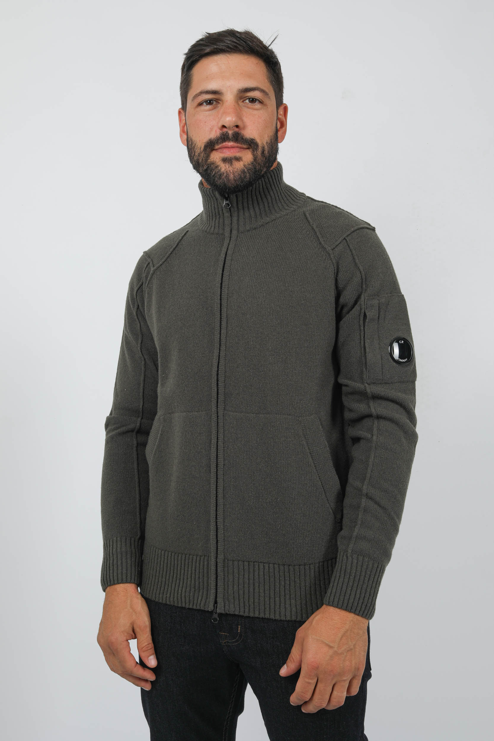 PULL C.P COMPANY ZIPPE LAINE KAKI N402A-670