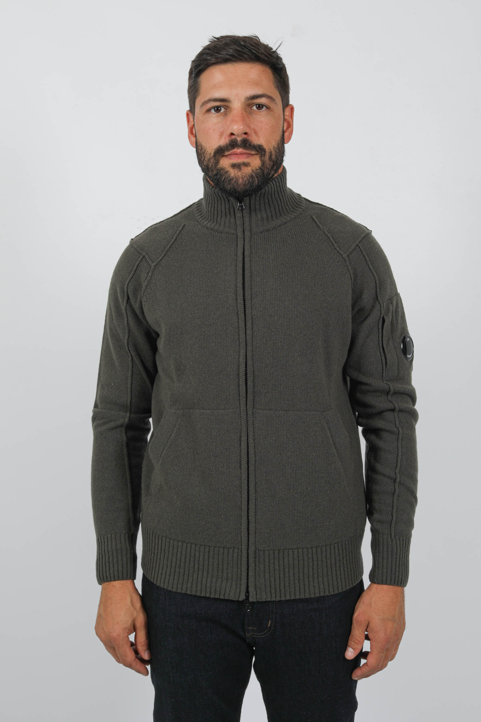 PULL C.P COMPANY ZIPPE LAINE KAKI N402A-670