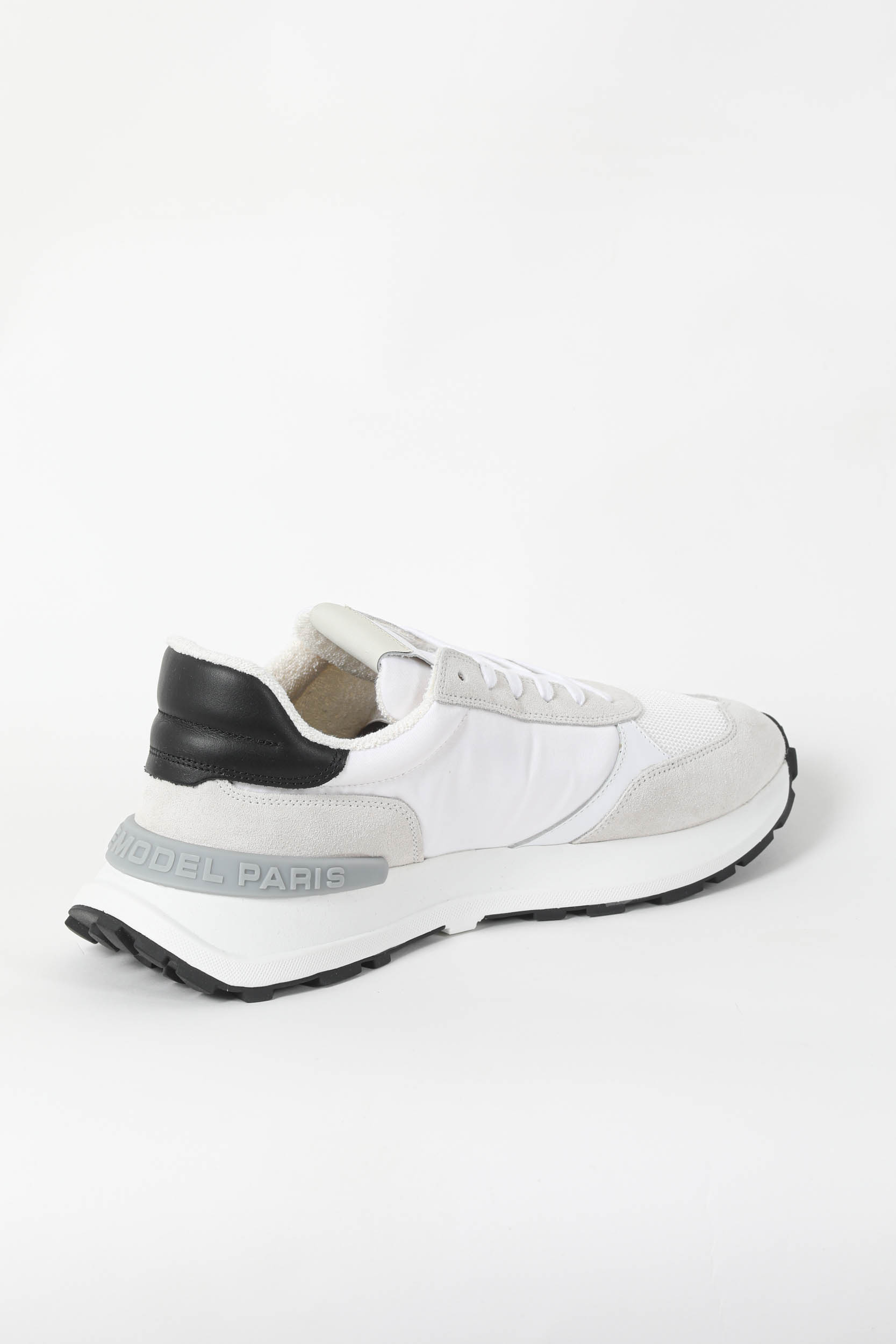 BASKETS PHILIPPE MODEL ANTIBE BLANCHES ATLU-W002