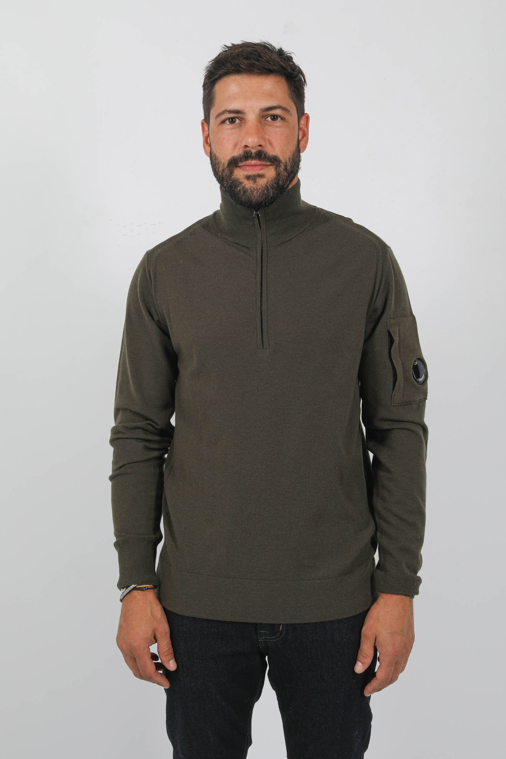 PULL C.P COMPANY DEMI ZIP KAKI N073A-665