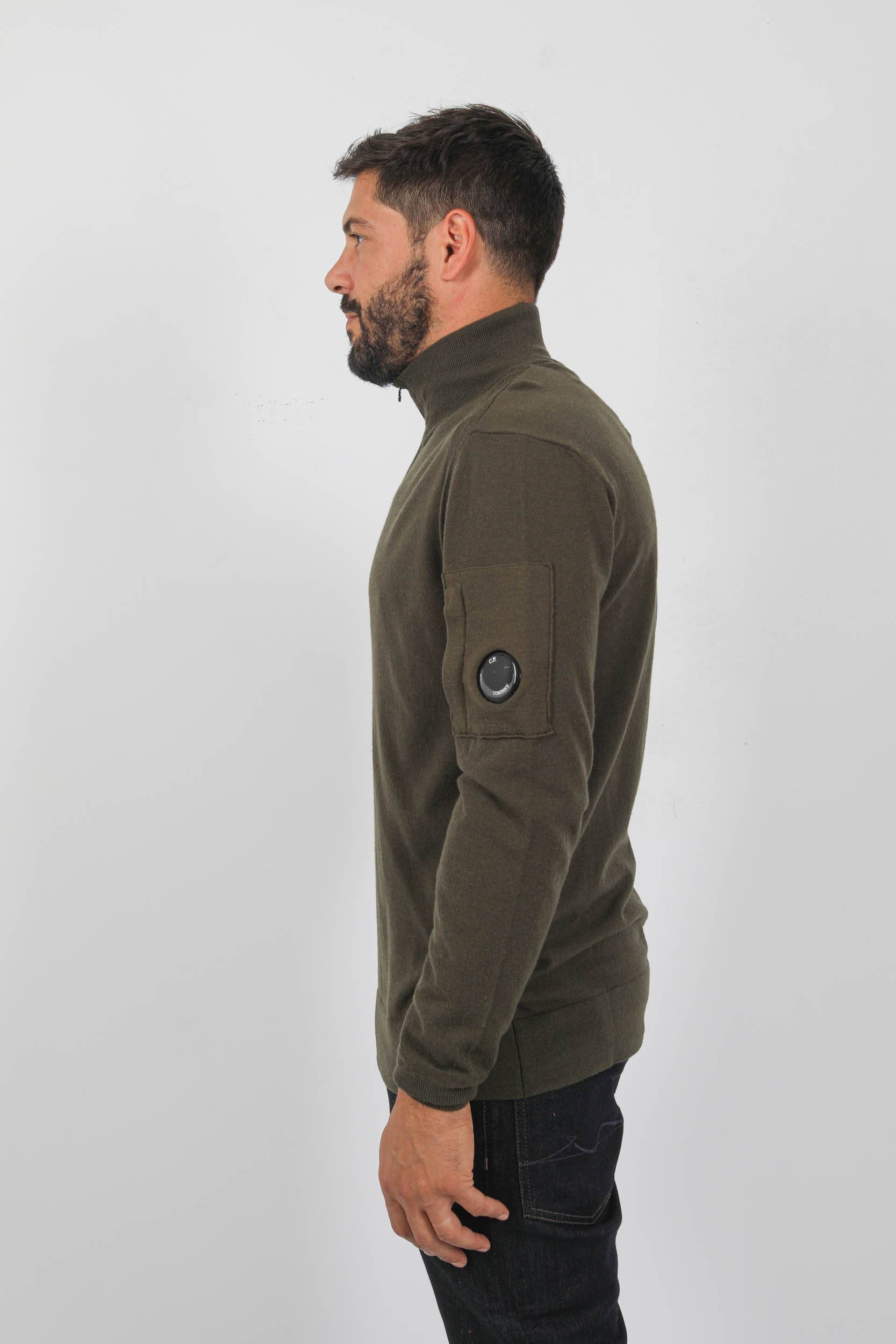 PULL C.P COMPANY DEMI ZIP KAKI N073A-665