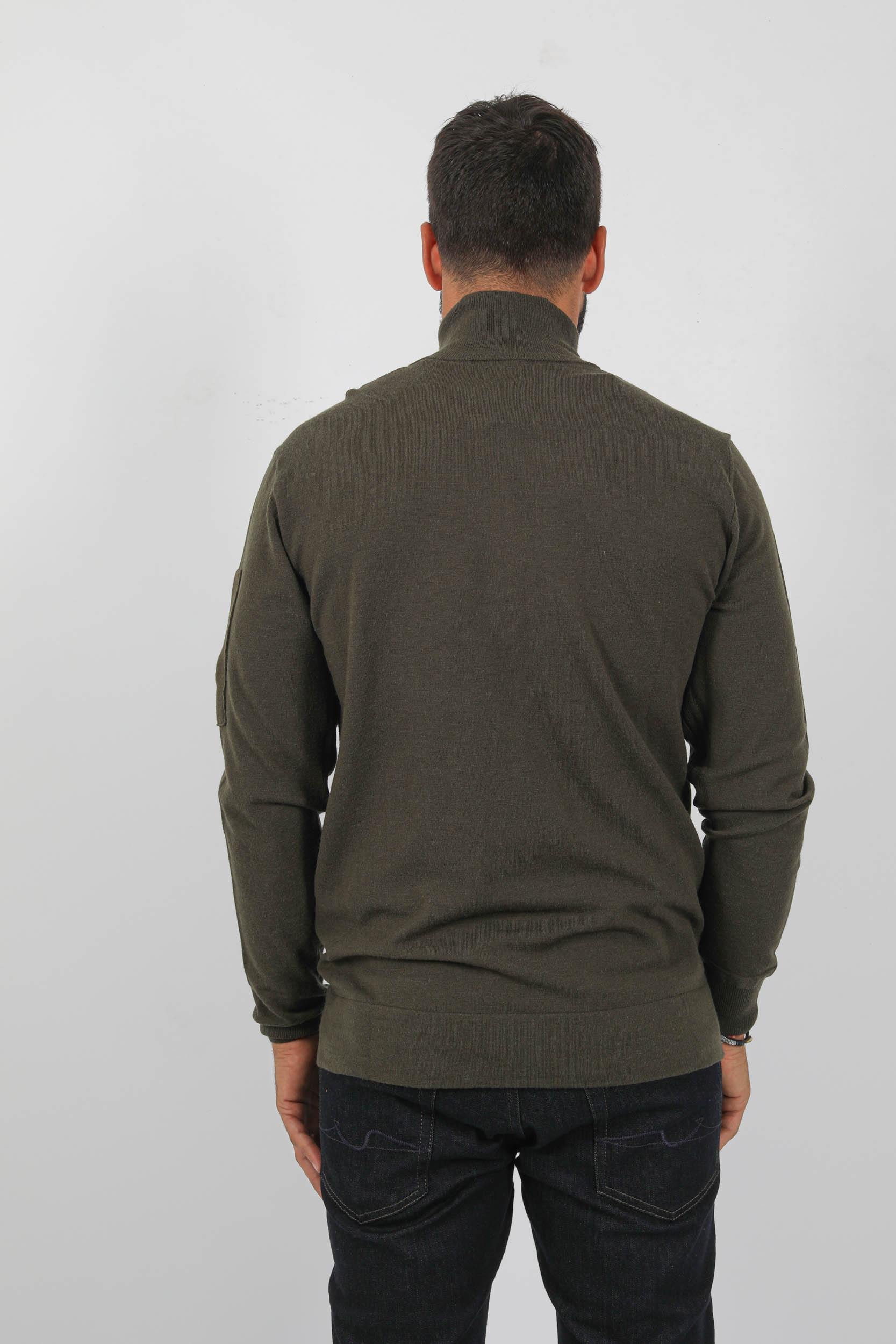 PULL C.P COMPANY DEMI ZIP KAKI N073A-665