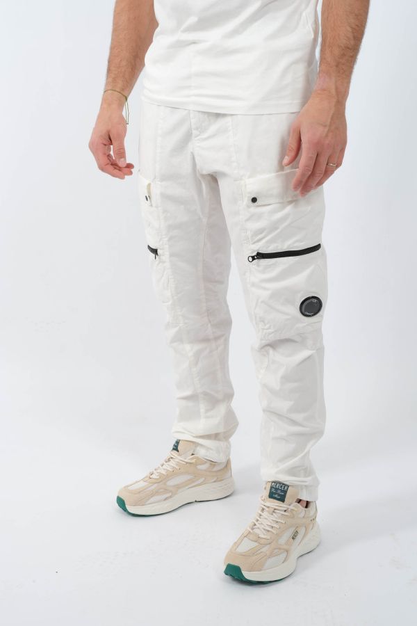 Produit PANTALON C.P COMPANY BLANC A060A-103